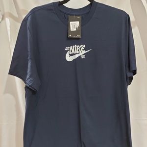 Nike short sleeve t-shirt